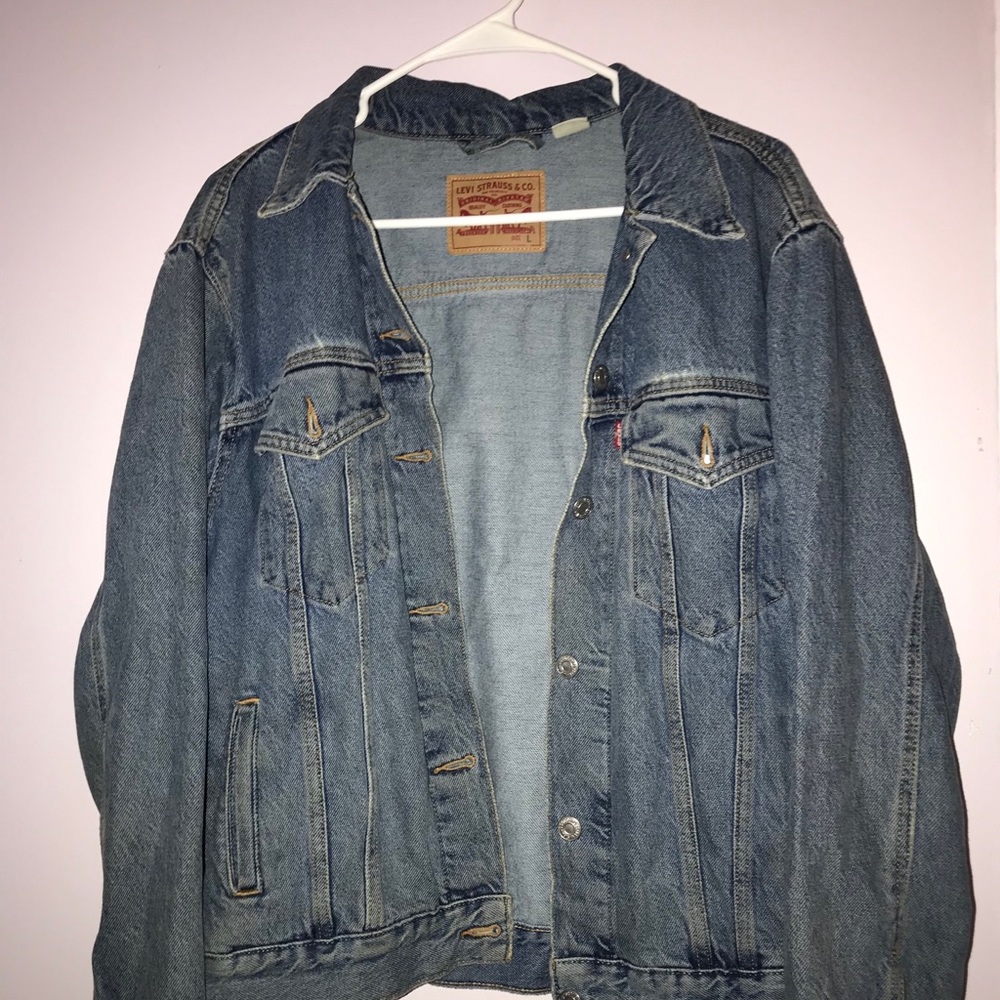 LEVI’S JEAN JACKET